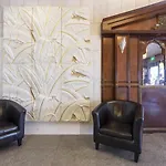 L Hotel At Broadway